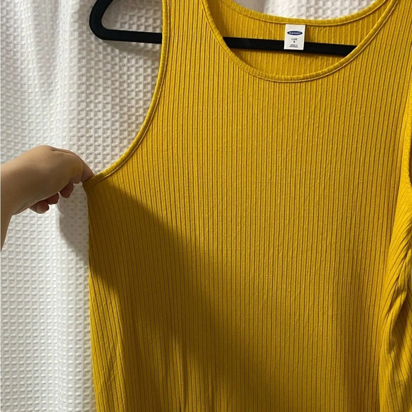 NWOT Old Navy Ribbed Scoop Neck Swing Tank - Picture 2 of 4